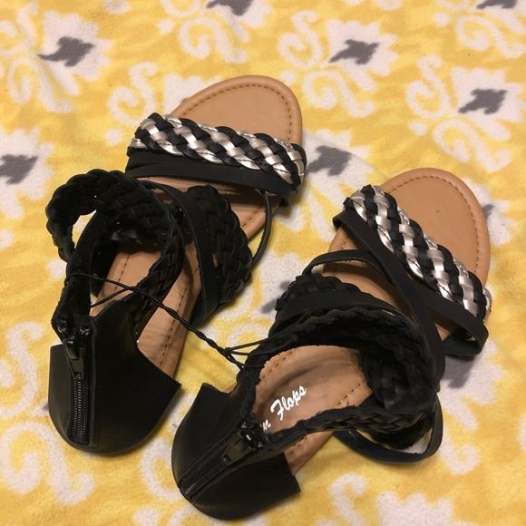 NEW W/Tags “Fun Flops” - Picture 2 of 4